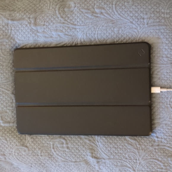 Kindle Fire Max 11 64gb - Picture 4 of 7